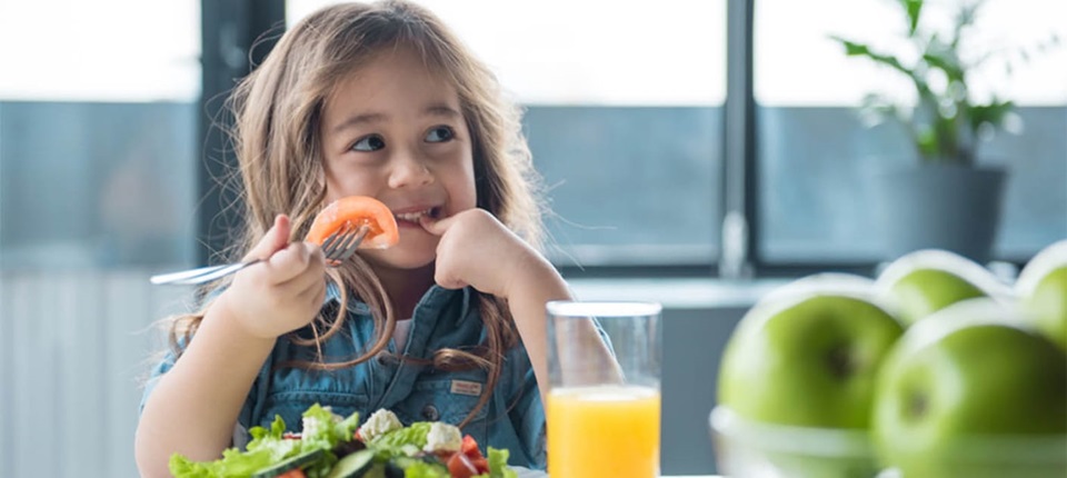 Reservar um tempo para ensinar nutrição para as crianças é uma das melhores medidas que você pode tomar para dar apoio ao seu crescimento saudável.